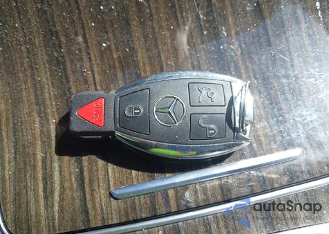 2015 Mercedes-Benz C 300 из США, поврежденный, VIN 55SWF4JB7FU084424